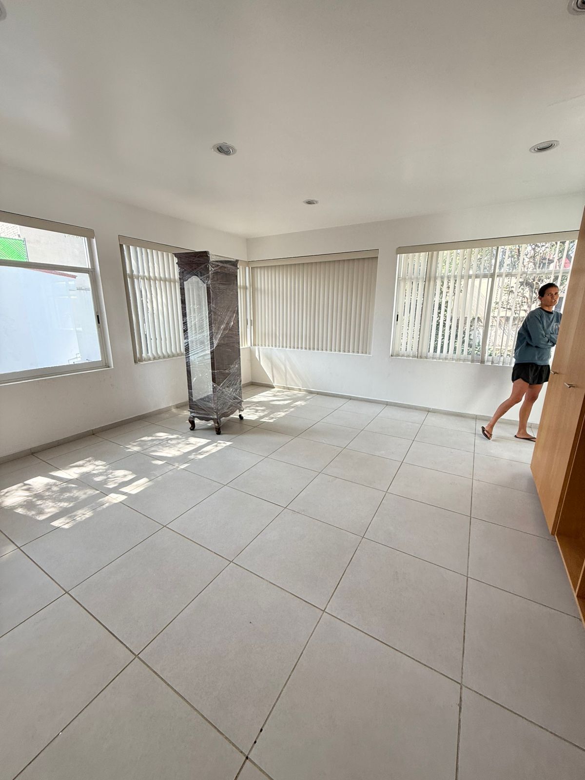 3 de 3: Habitación (en remodelación)