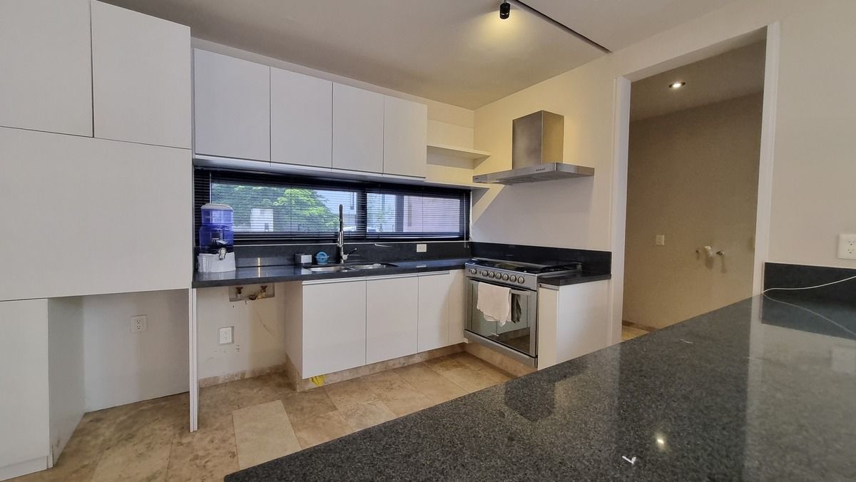 2 of 12: Cocina