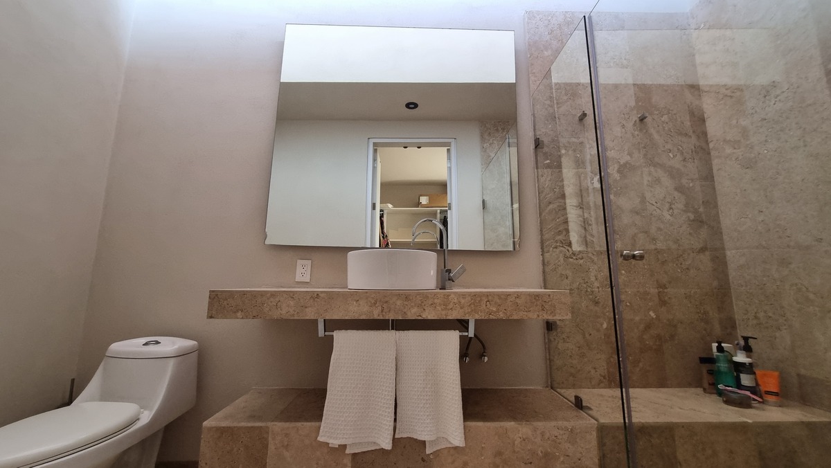12 de 14: Baño principal
