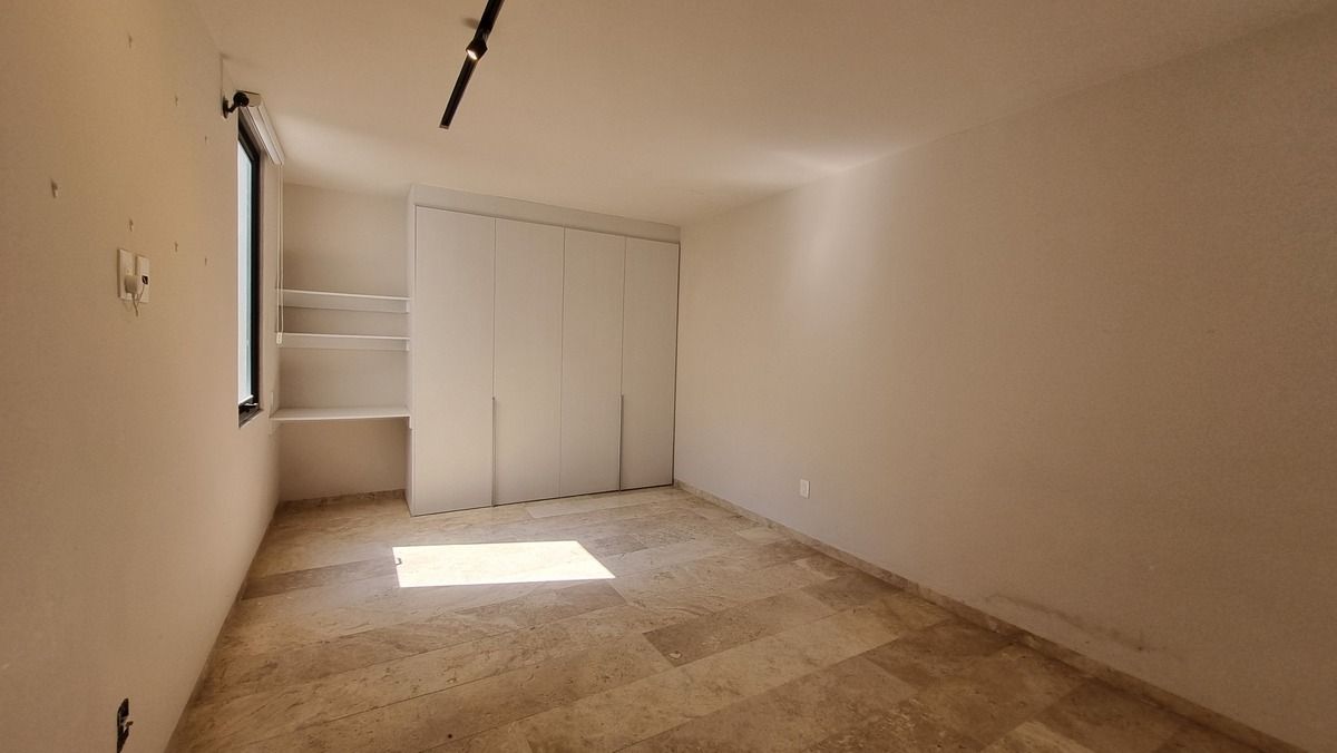 8 of 12: Habitación secundaria 2