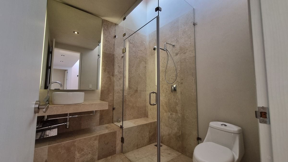 14 de 14: Baño compartido