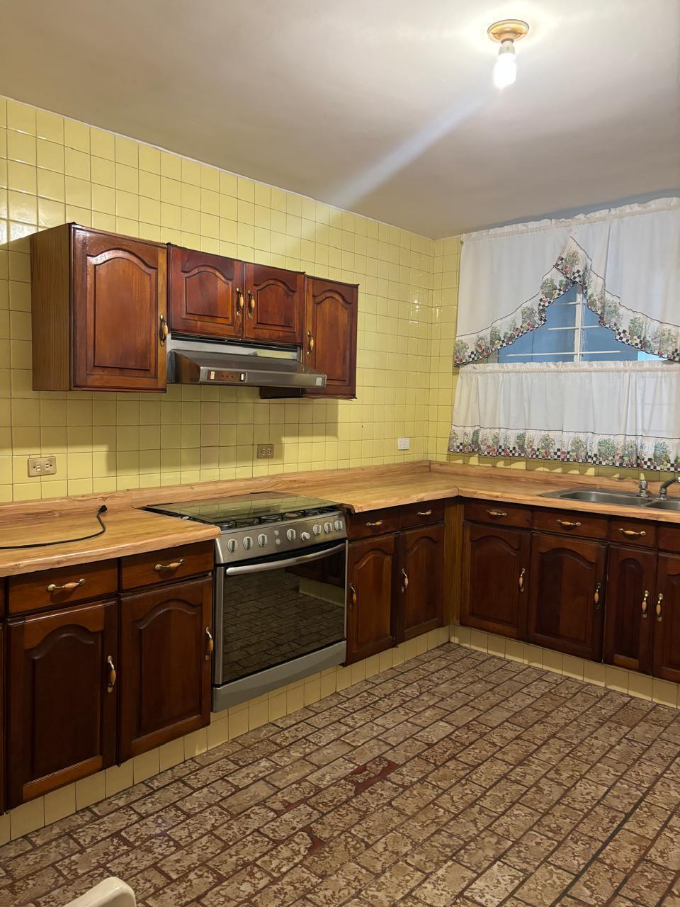 3 de 11: Cocina amplia