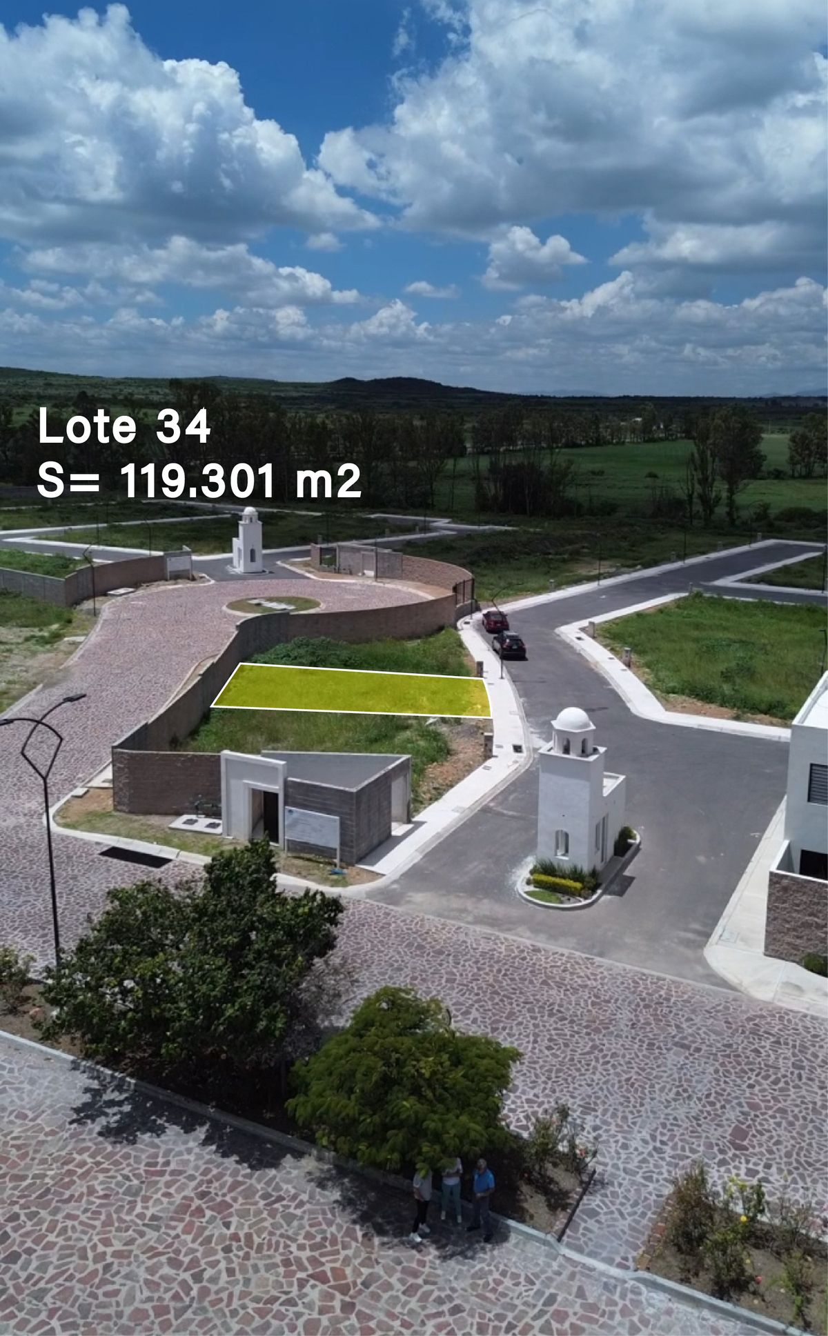 3 of 4: El Terreno