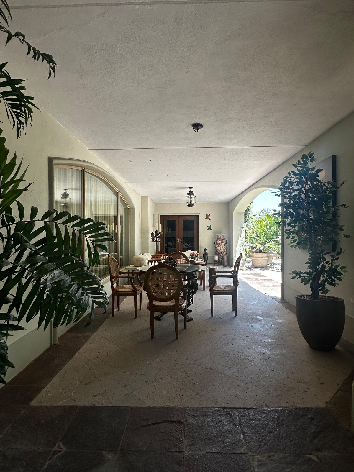 4 de 23: Terraza frontal