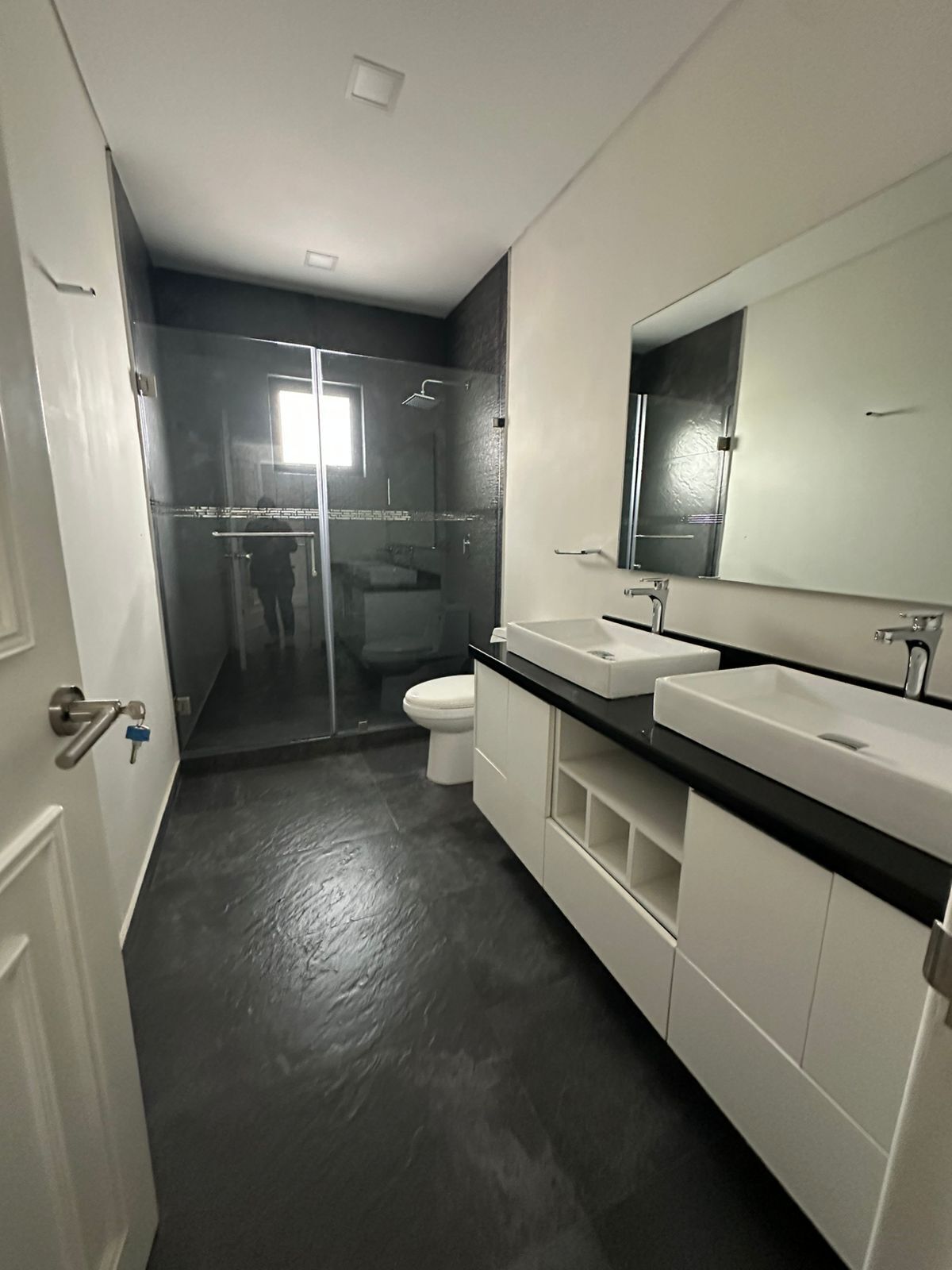 10 of 18: baño recámara principal