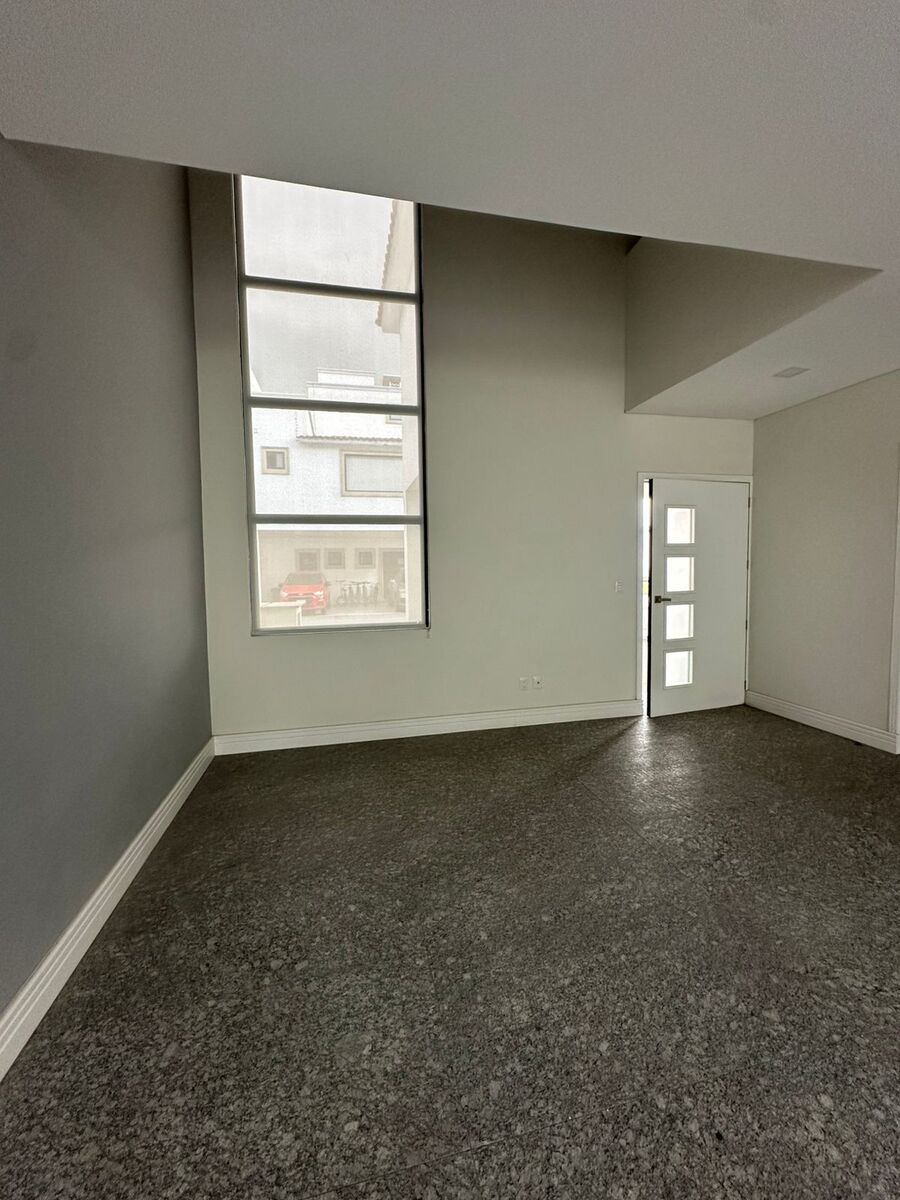 2 de 20: Sala comedor con doble altura