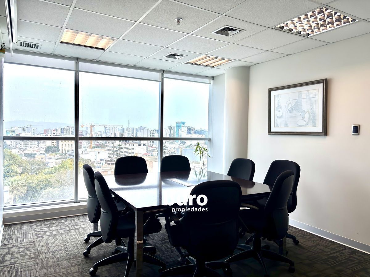 2 de 23: Directorio para 8 personas con vista a calle