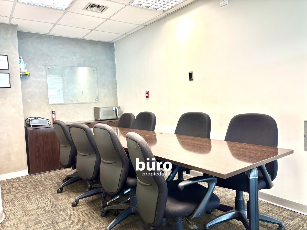 7 de 23: Sala de reunión para 8 personas