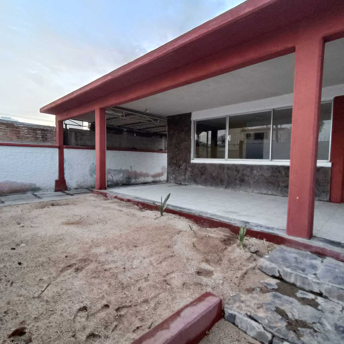 5 de 40: Jardín interior Frontal 3 x 5.30