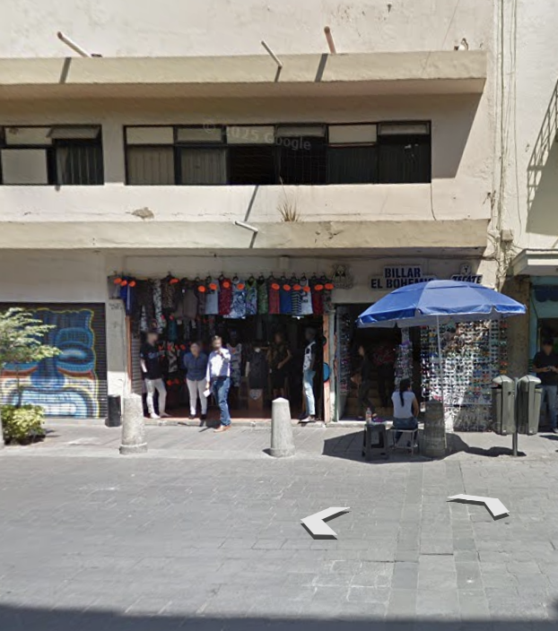 2 of 6: Frente del Local