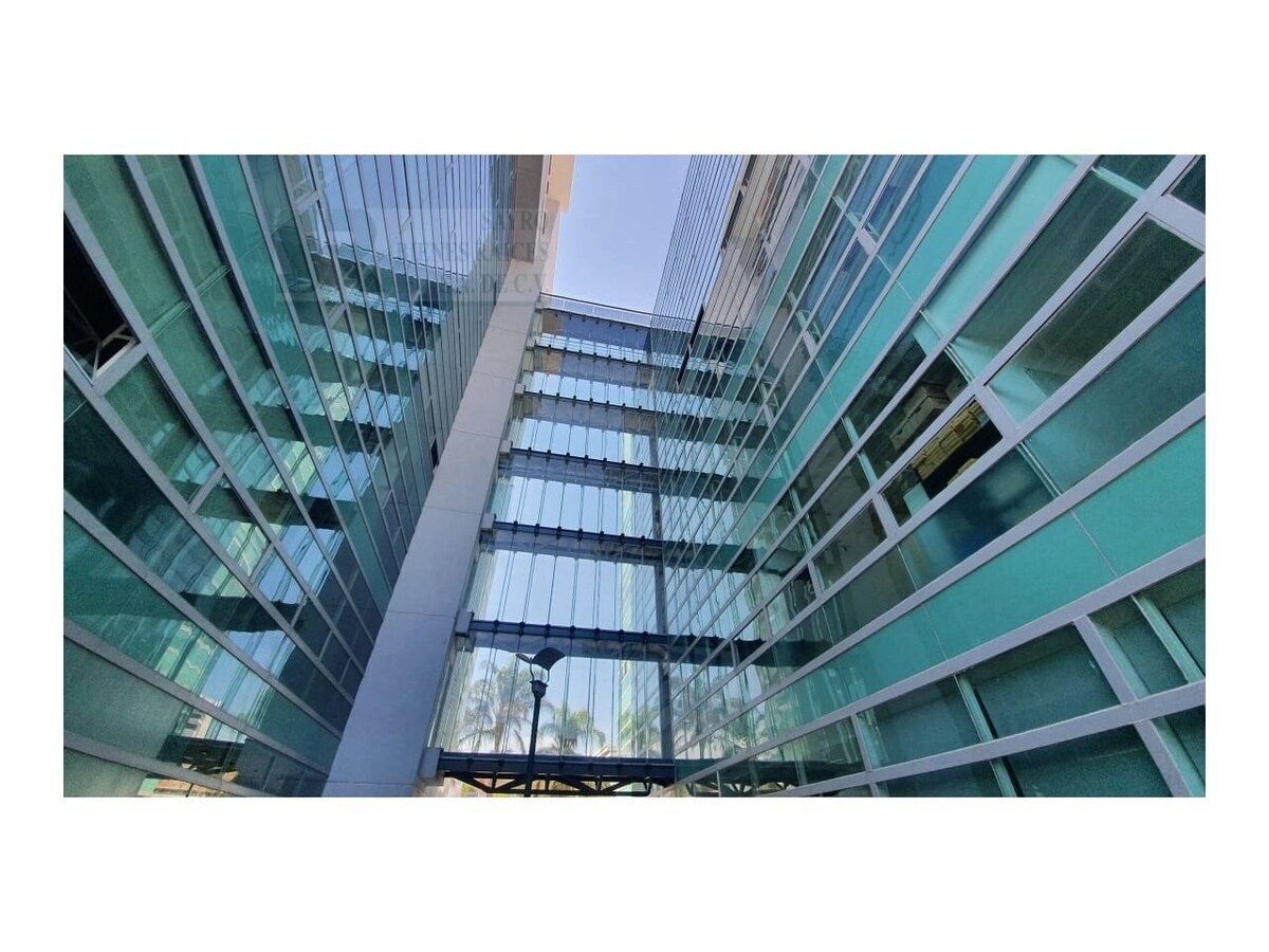 1 de 9: Moderno Edificio Corporativo.