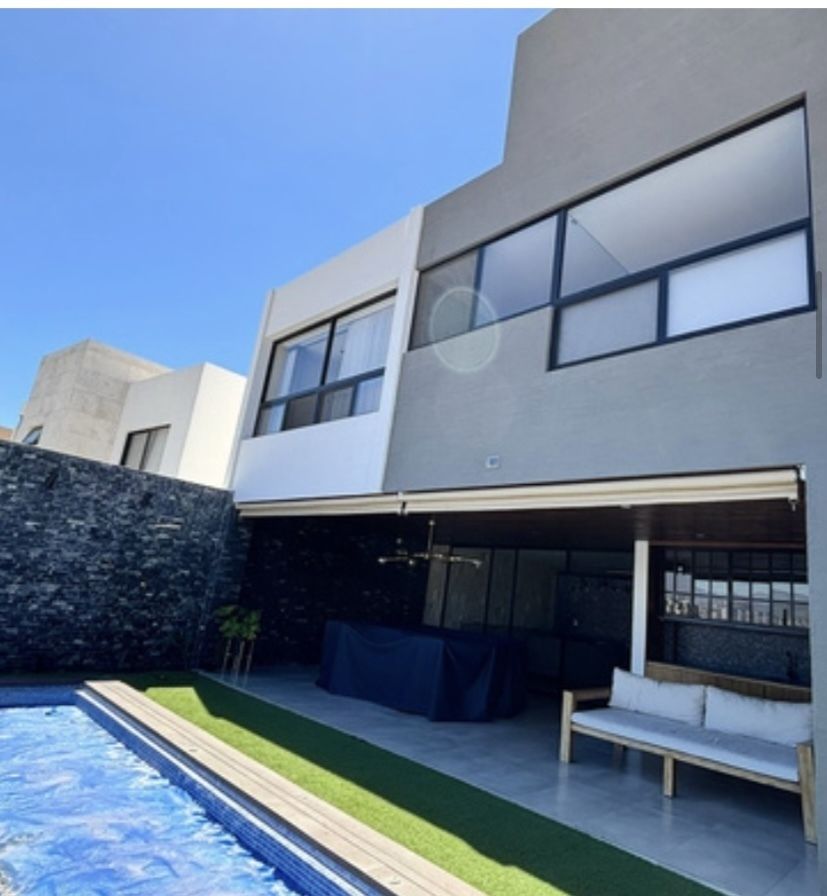 3 of 15: Terraza