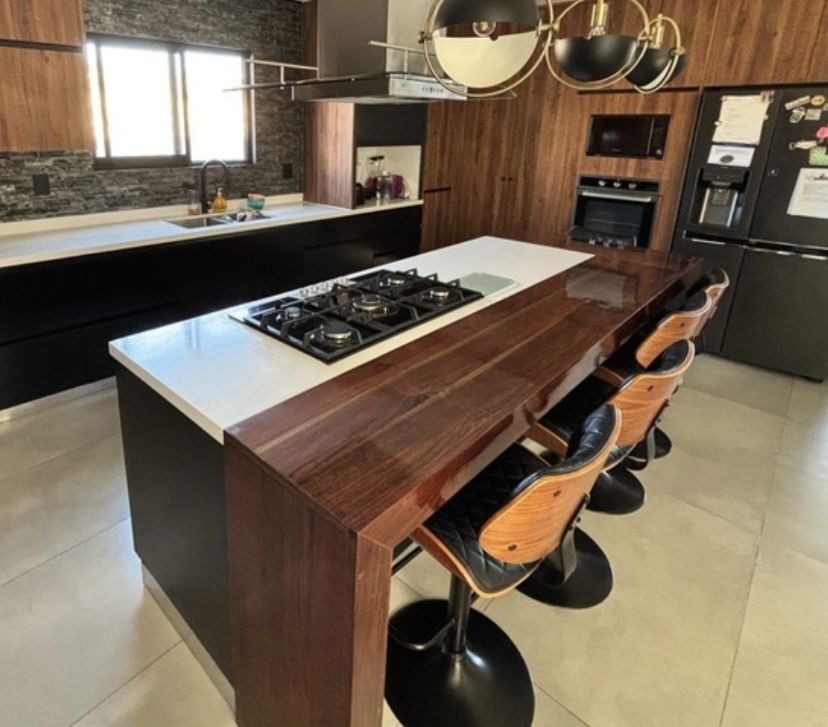 4 of 15: Cocina equipada