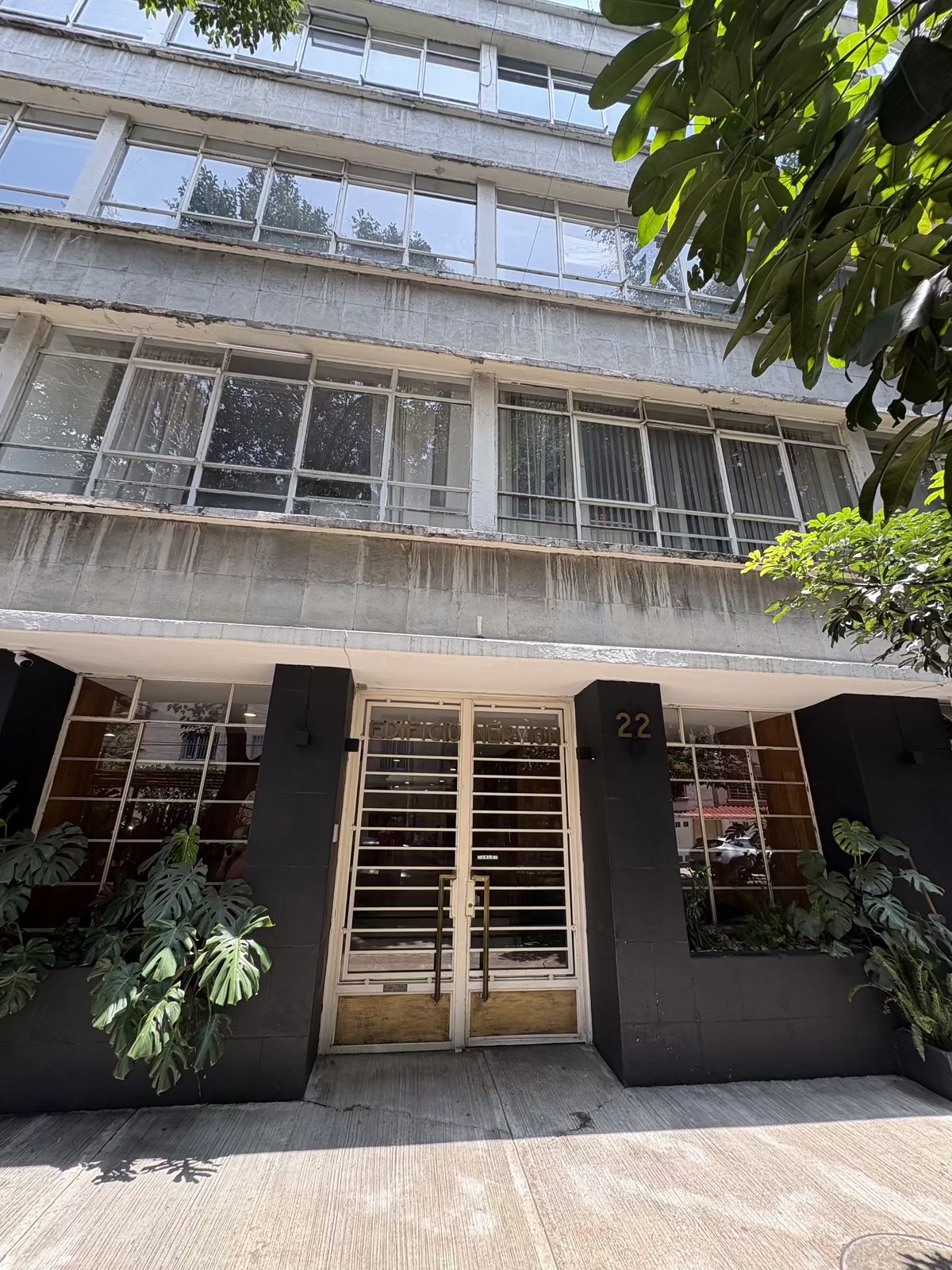 2 of 25: Edificio