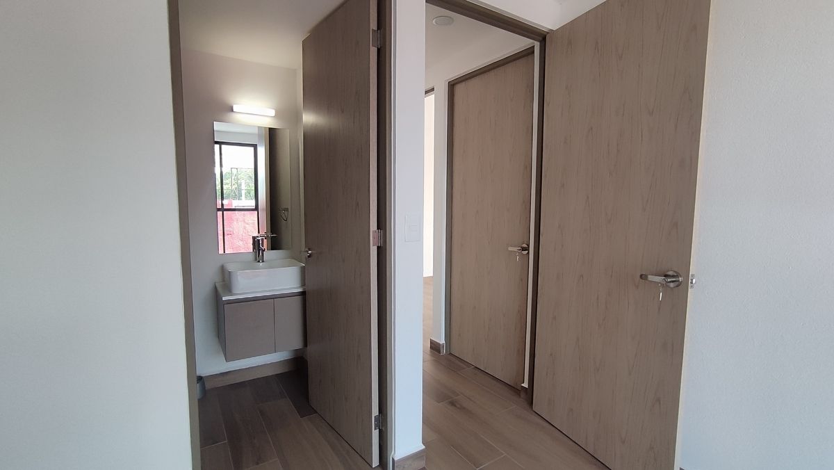 4 de 14: Baño Recámara Principal