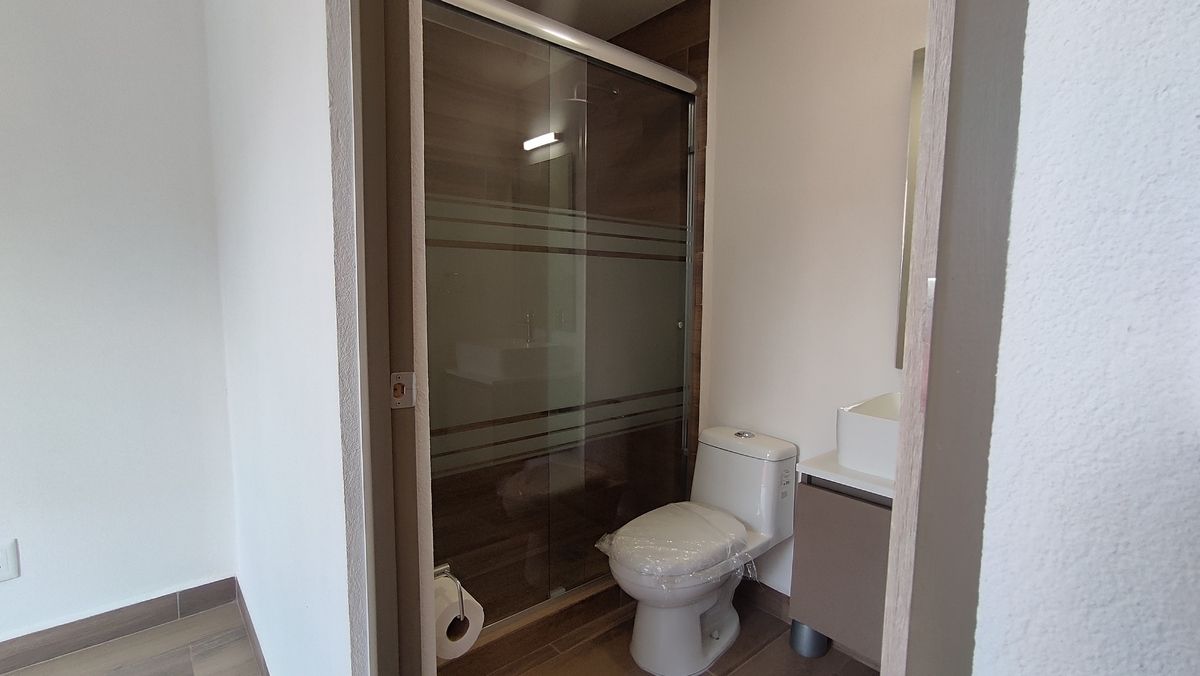 3 de 14: Baño Recámara Principal