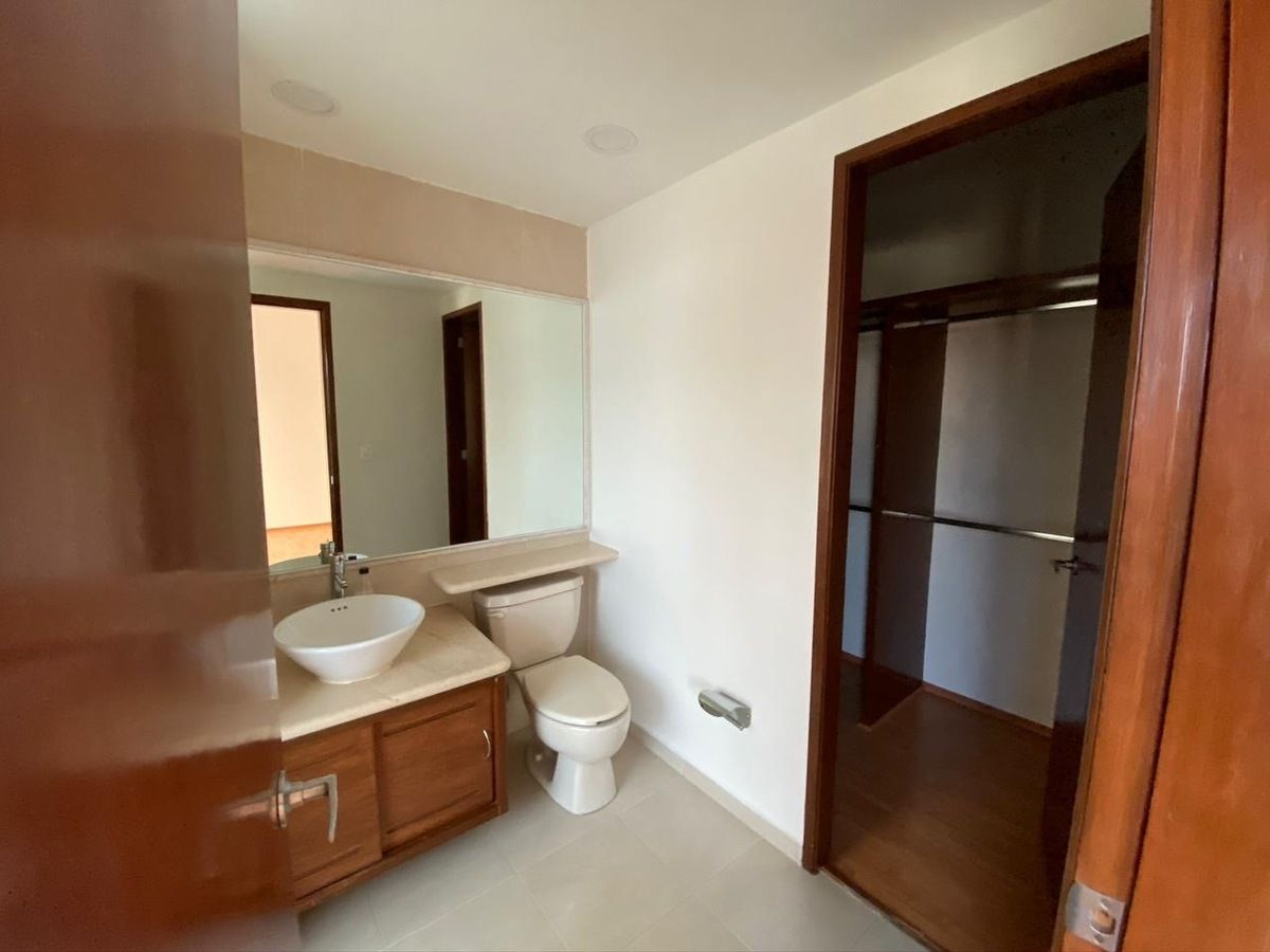 22 de 27: Baño de Recamara secundaria