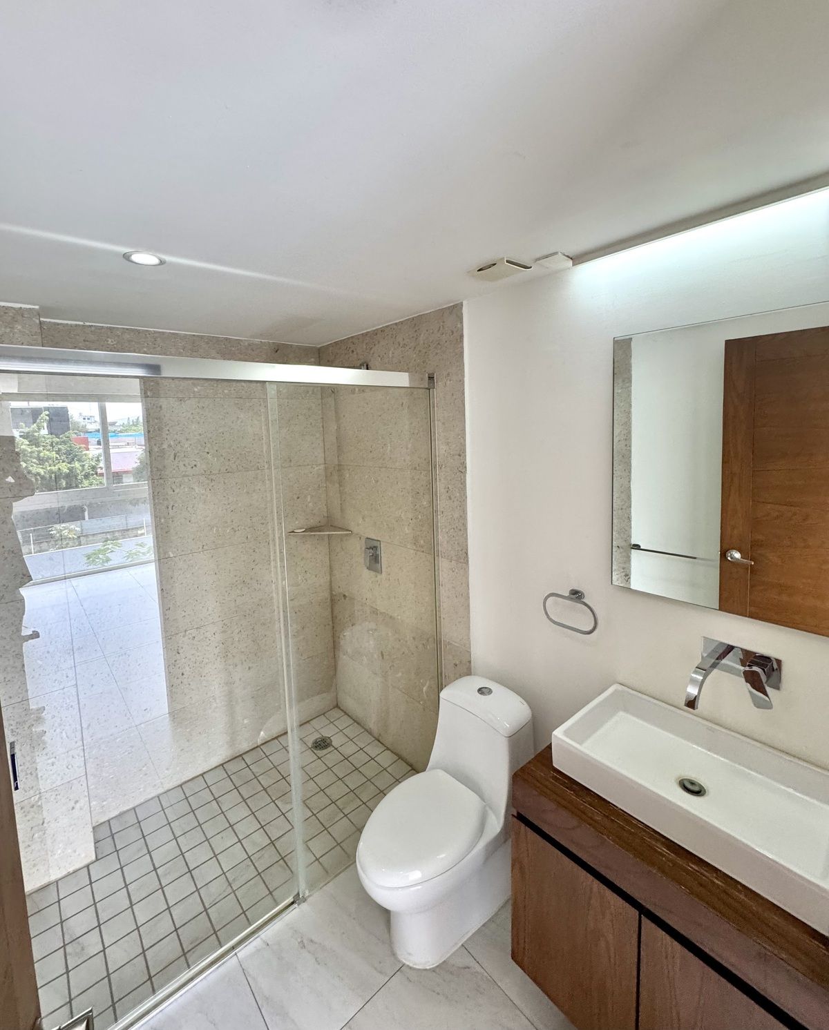 5 de 27: Baño completo