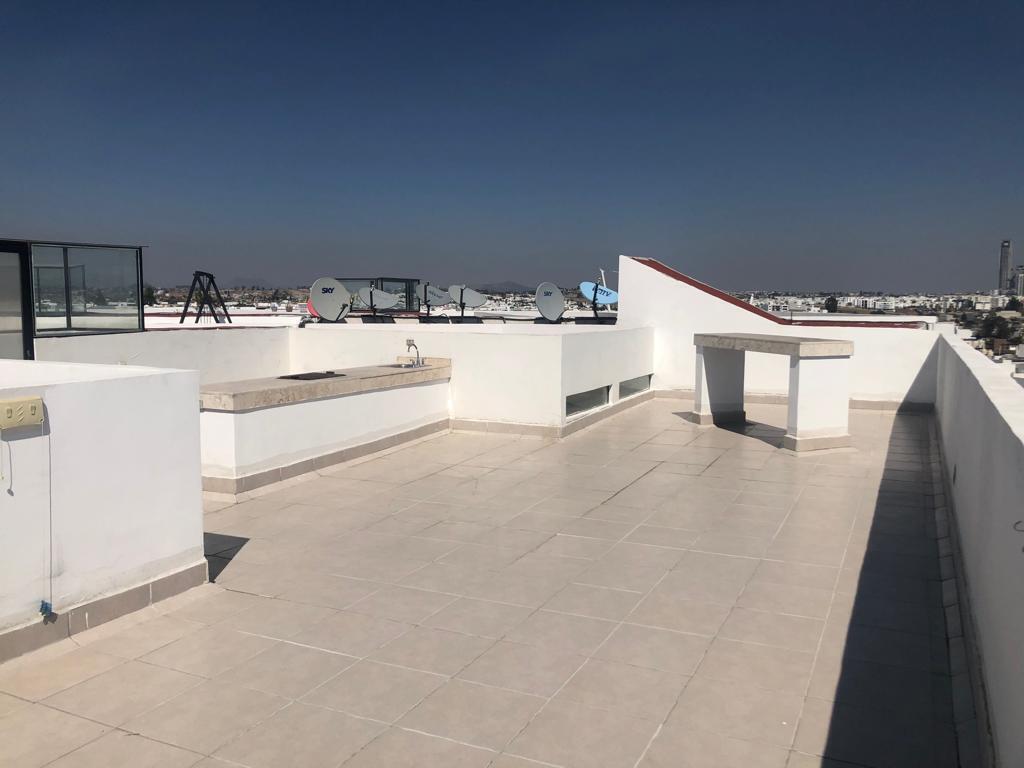27 of 33: Roof garden