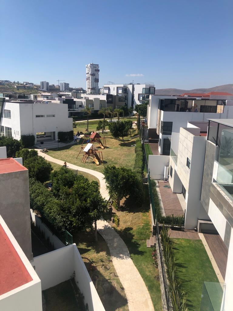 33 of 33: Vista desde balcón