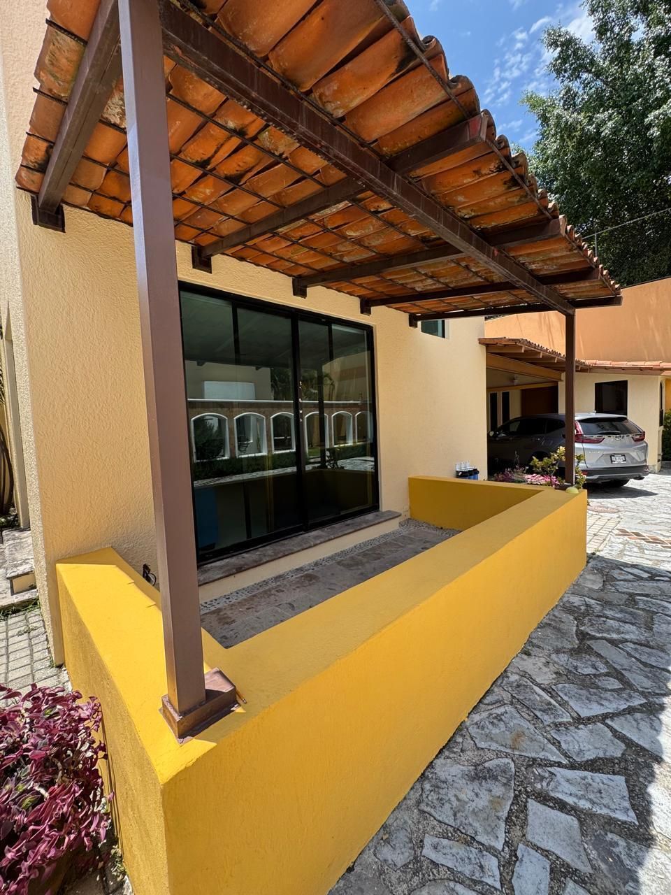 5 of 16: terraza