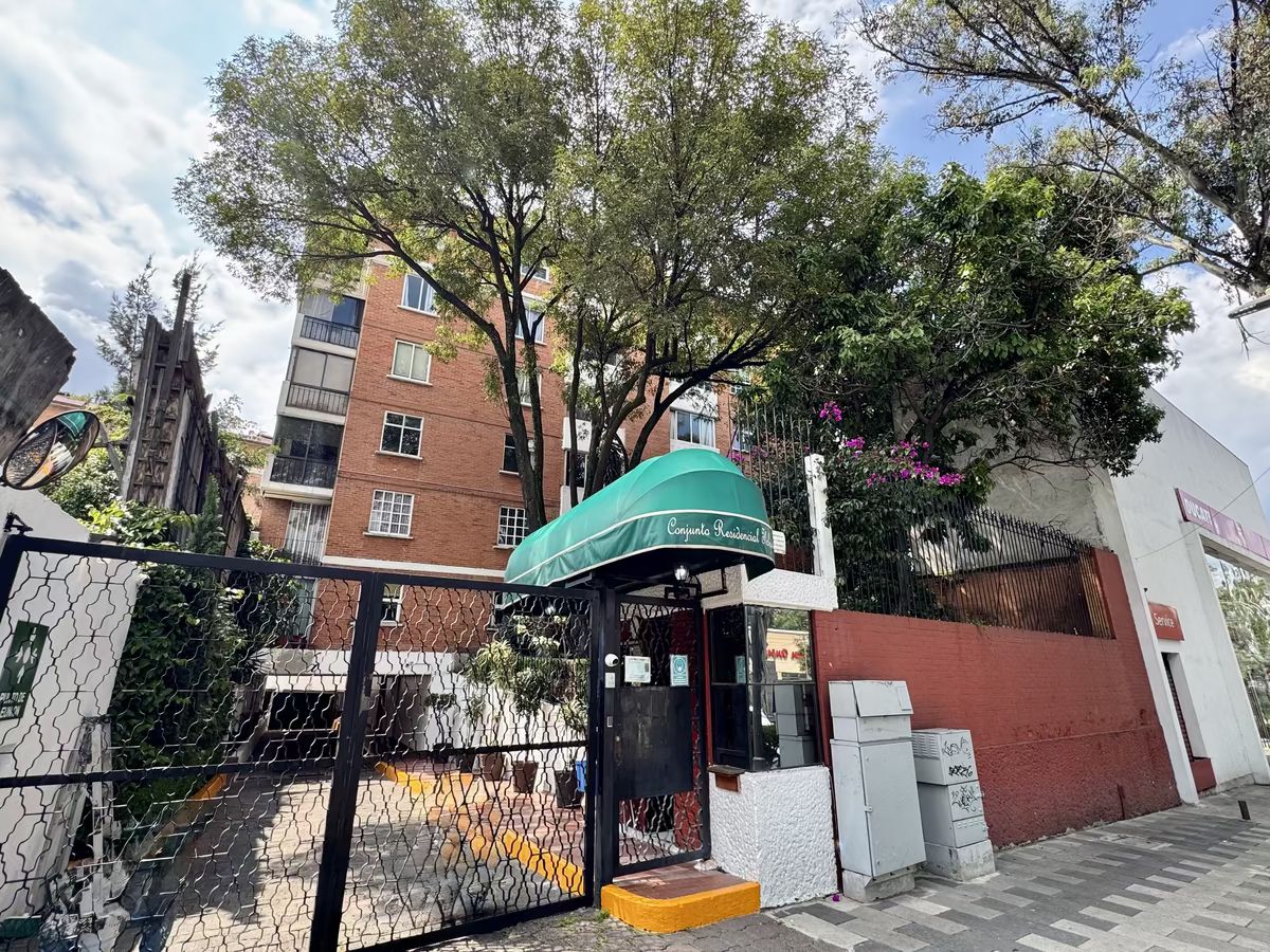 30 of 31: FACHADA INSURGENTES SUR