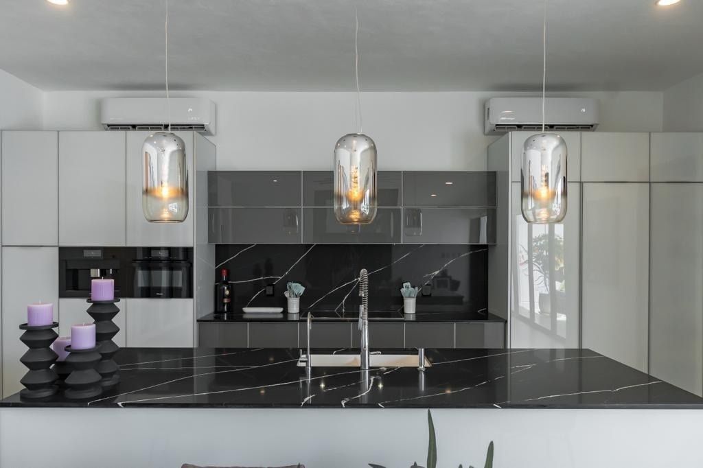 5 of 27: Luxury Kitchen