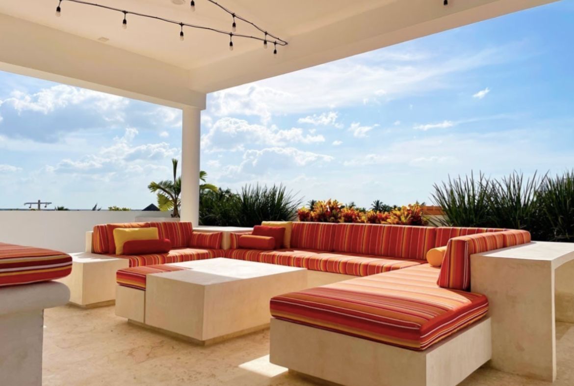 23 of 27: Terrace with sea and lagoon views