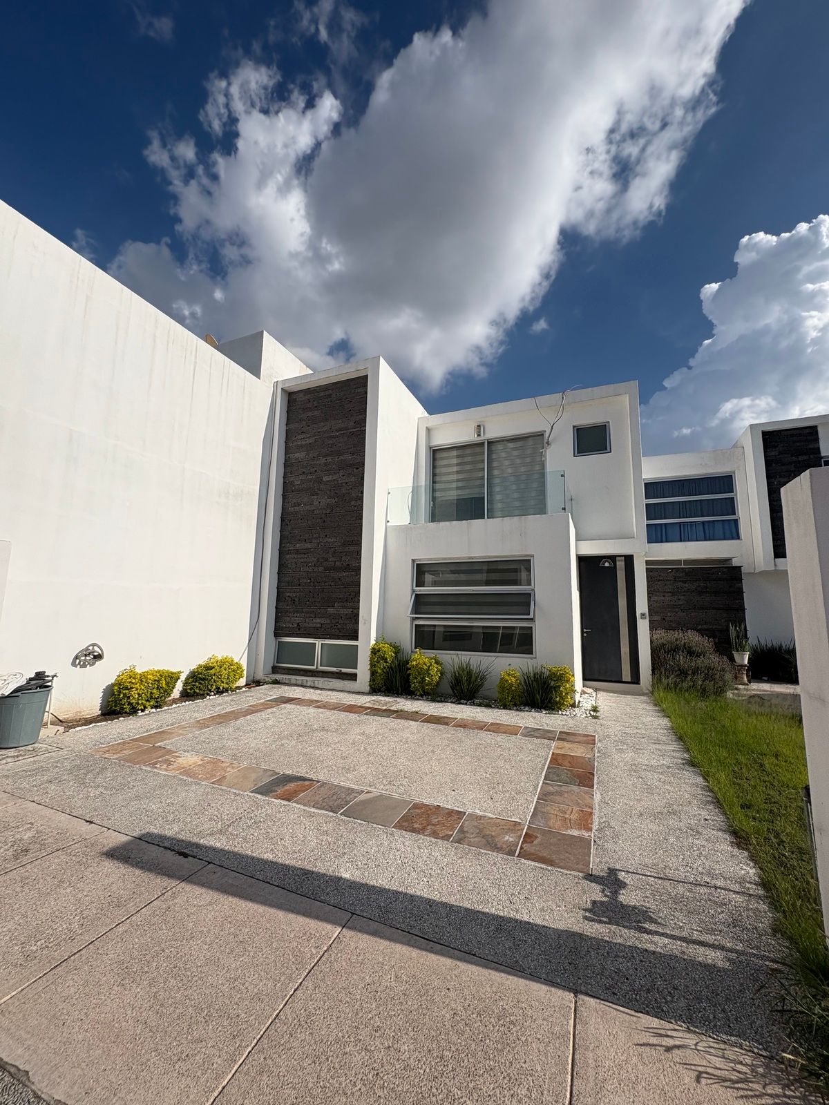 SE RENTA CASA EN NURA