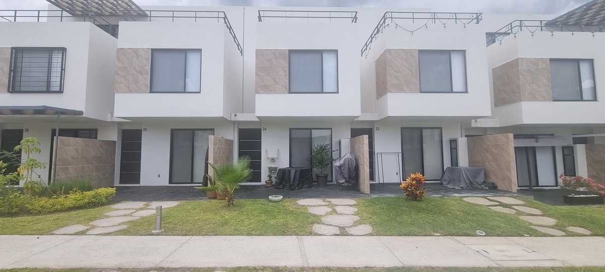 1 de 33: fachada frontal con cerradura electrónica
