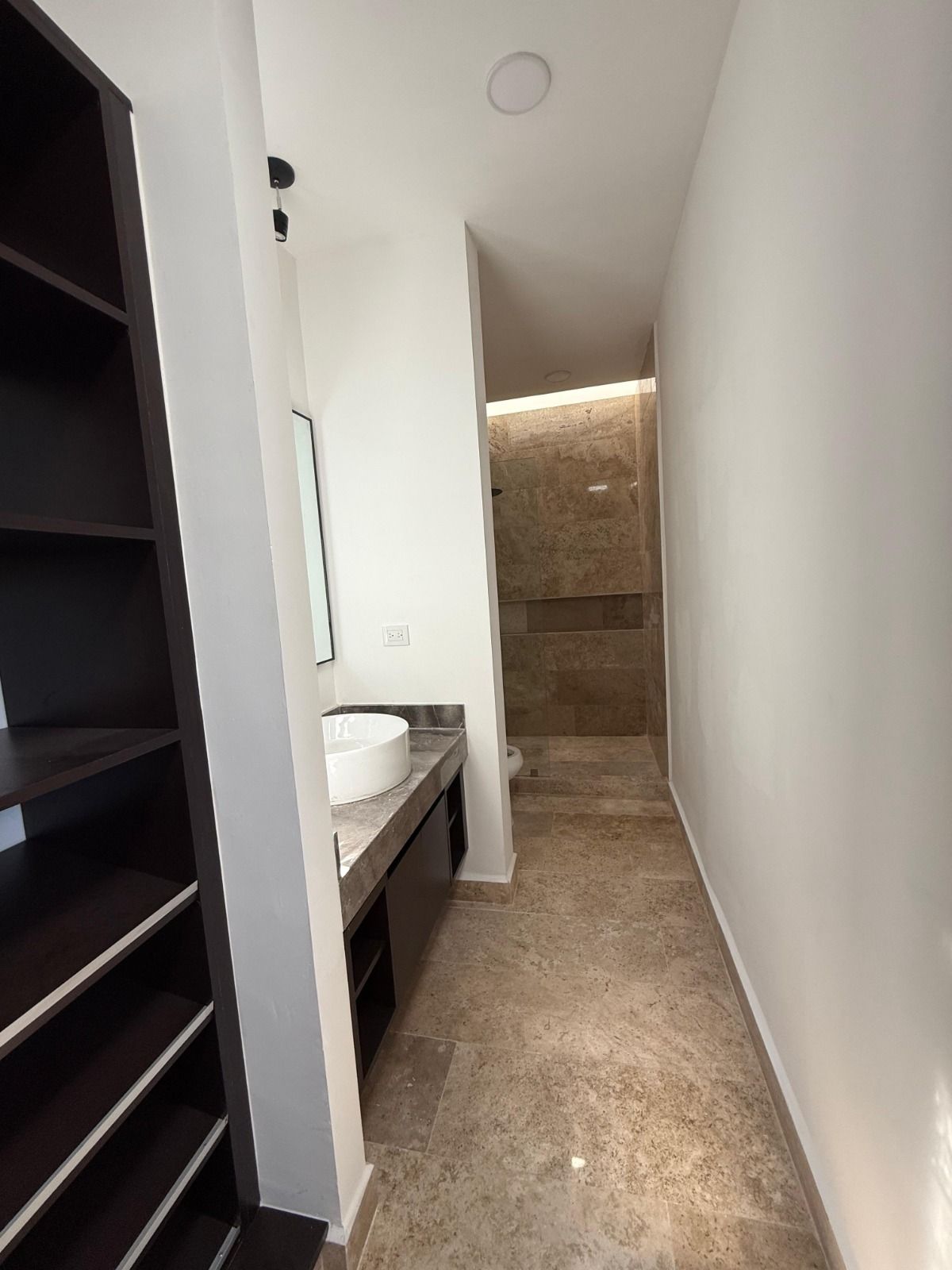 3 of 13: CASA MUESTRA