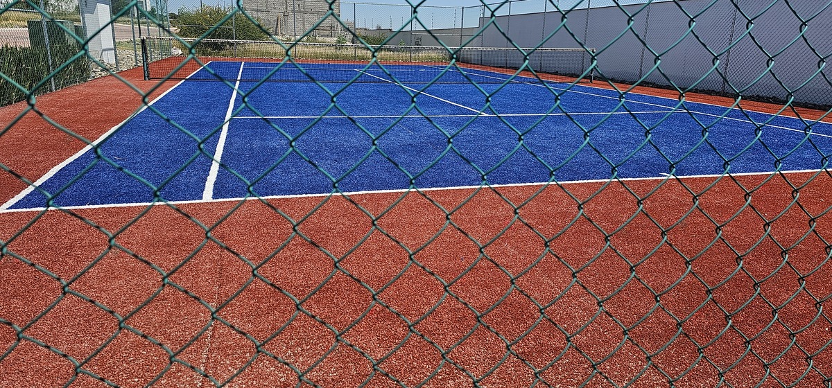 5 of 15: Cancha de tennis