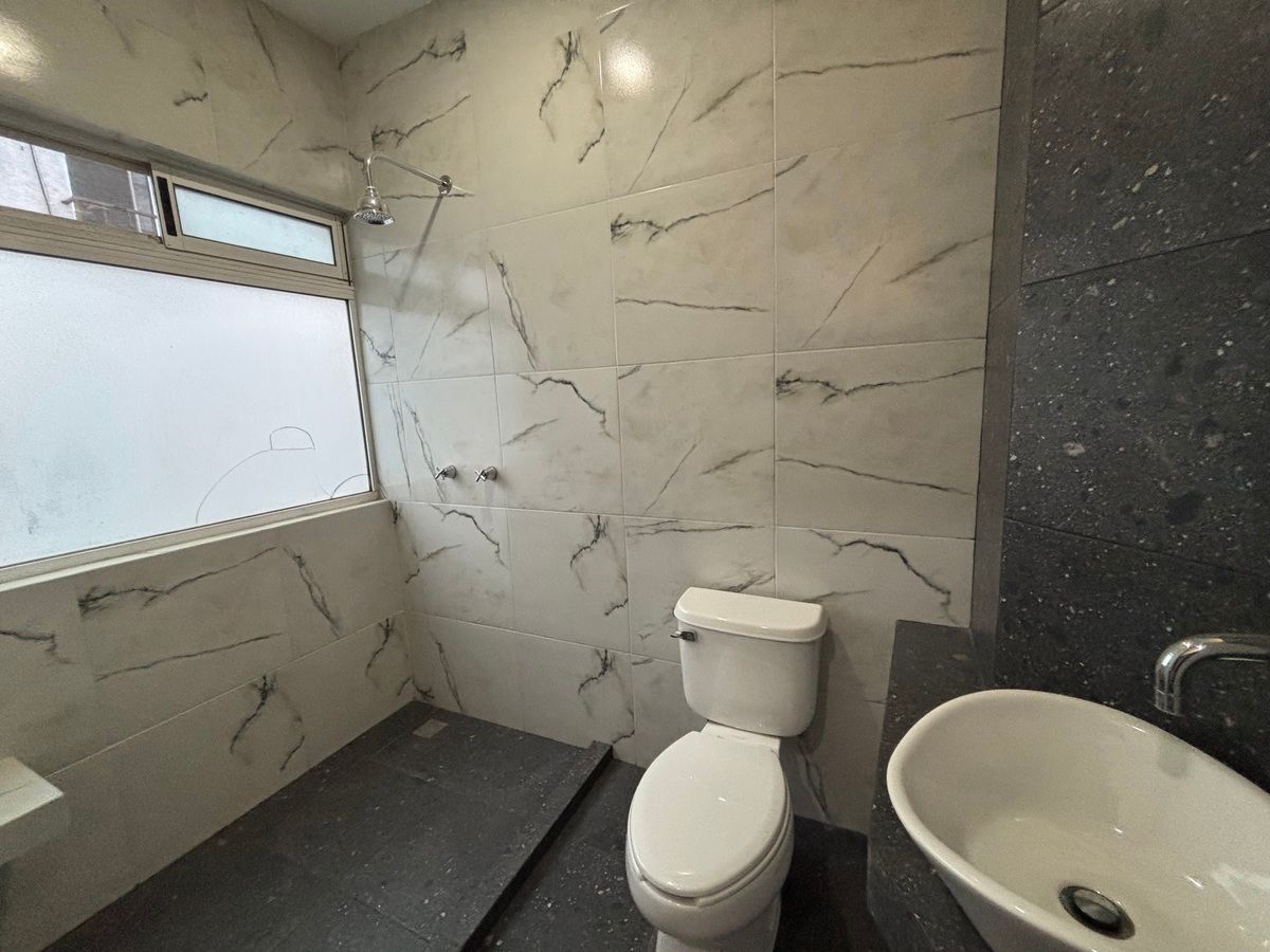 10 de 17: Baño completo