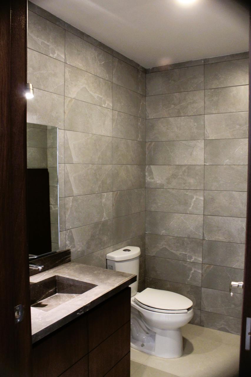21 of 27: Baño recámara secundaria