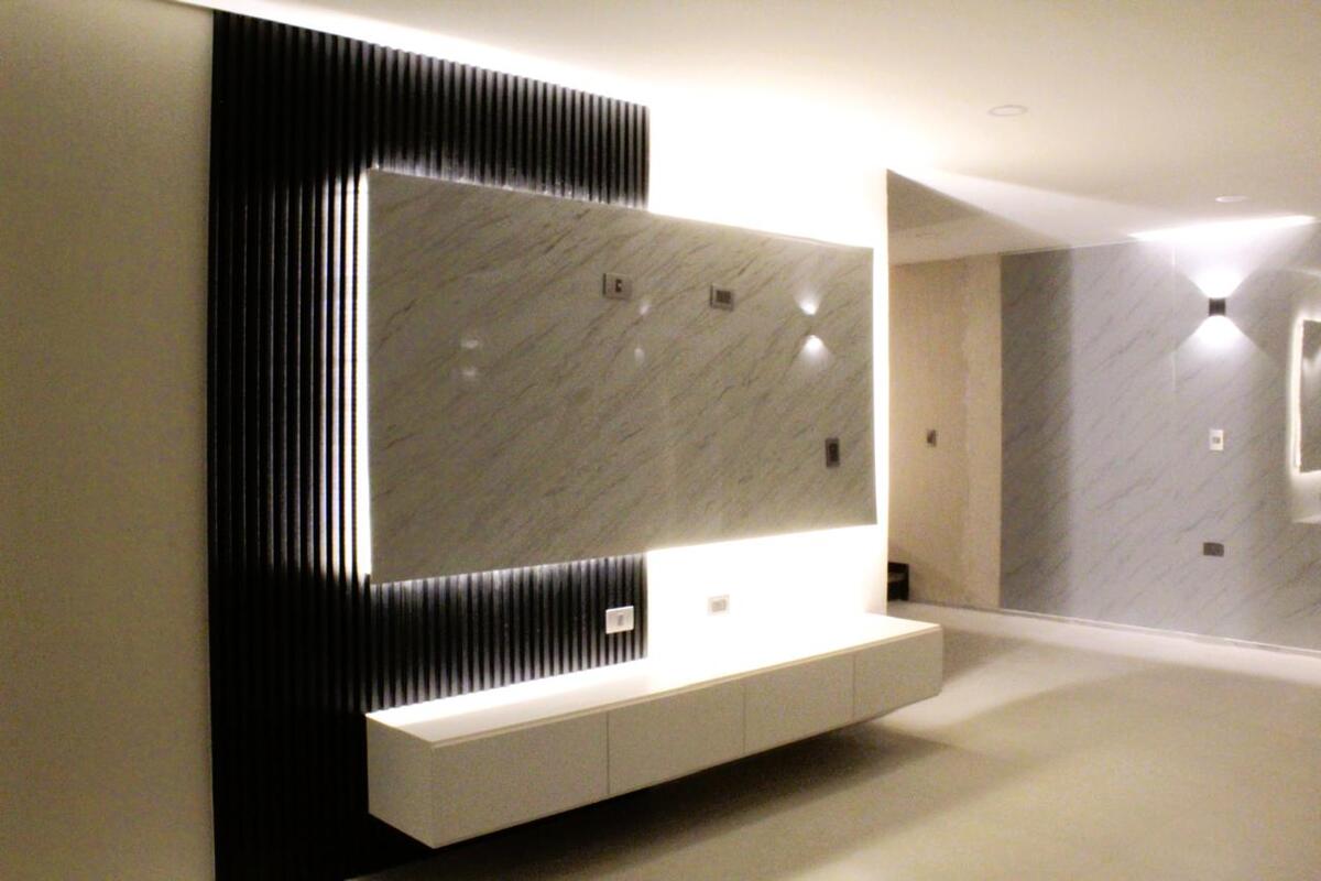 7 of 27: Planta baja 
Family room
