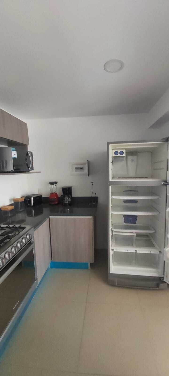 Vive con confort, estilo y una excelente ubicación en una de las zonas con mayor - foto 4