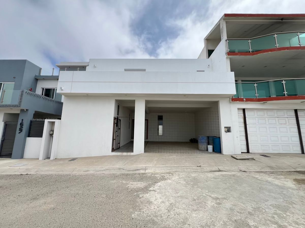 https://assets.easybroker.com/property_images/5459984/94576836/EB-TY9984.HEIC?version=1755638564