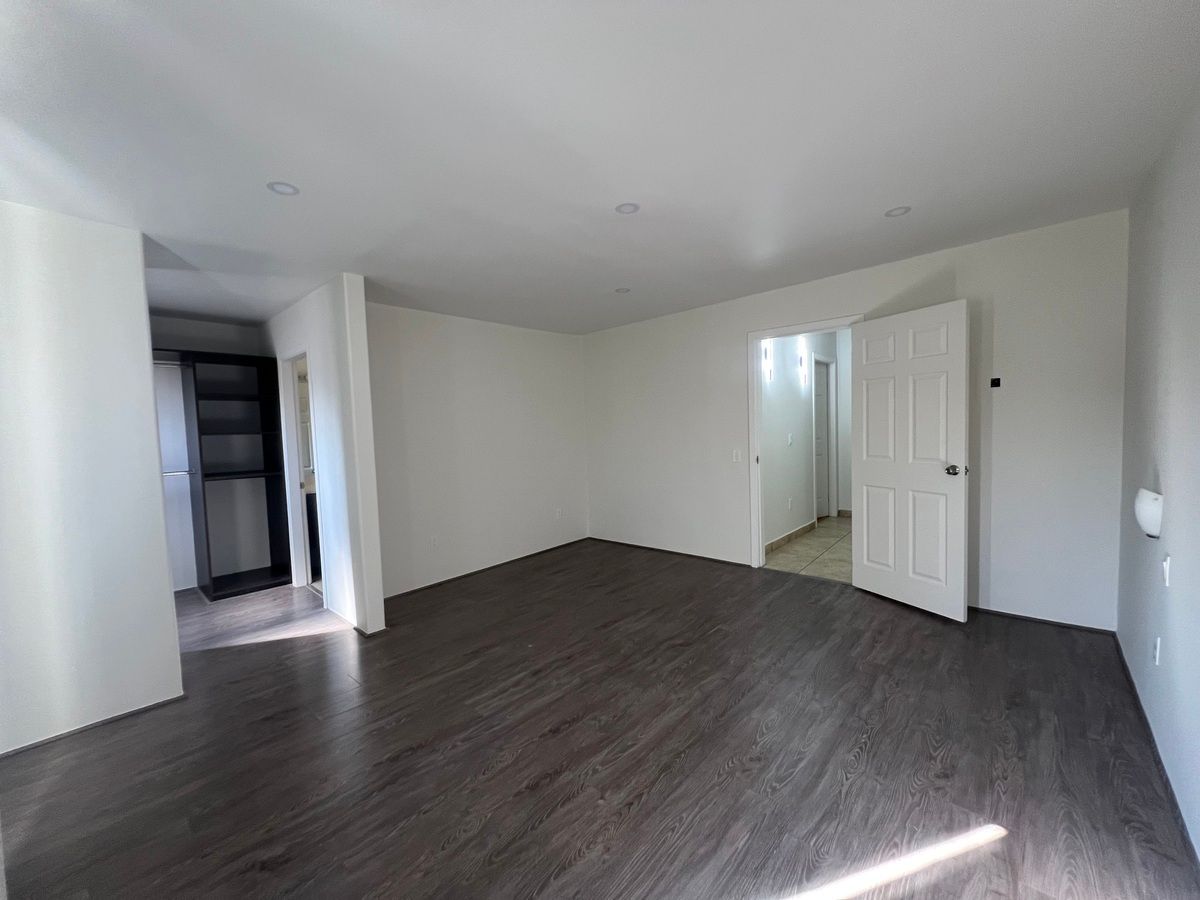 14 de 29: Rec ppal con baño completo y clóset