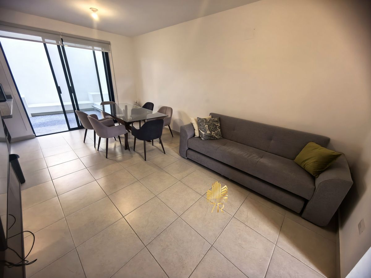 2 de 18: Sala comedor