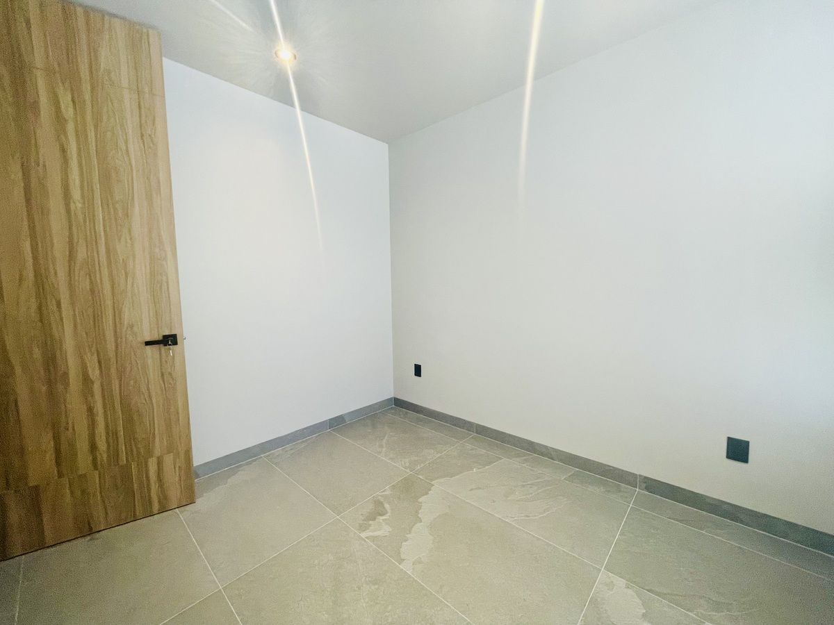 3 of 28: Estudio en planta baja