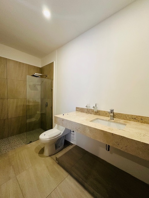 10 de 10: Modelo A-B
Baño habitación #2