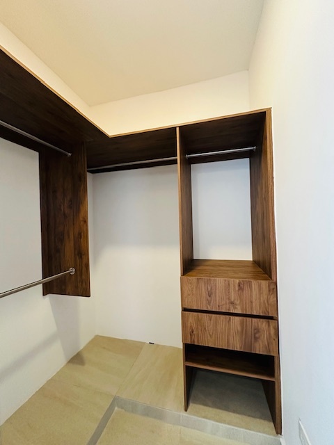 7 de 10: Modelo A-B
Vestidor habitación principal