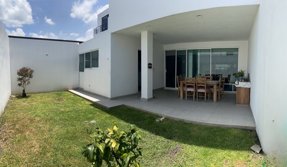 Casa en Venta, Grand Juriquilla, Queretaro. 3 recamaras con baño propio y jardin