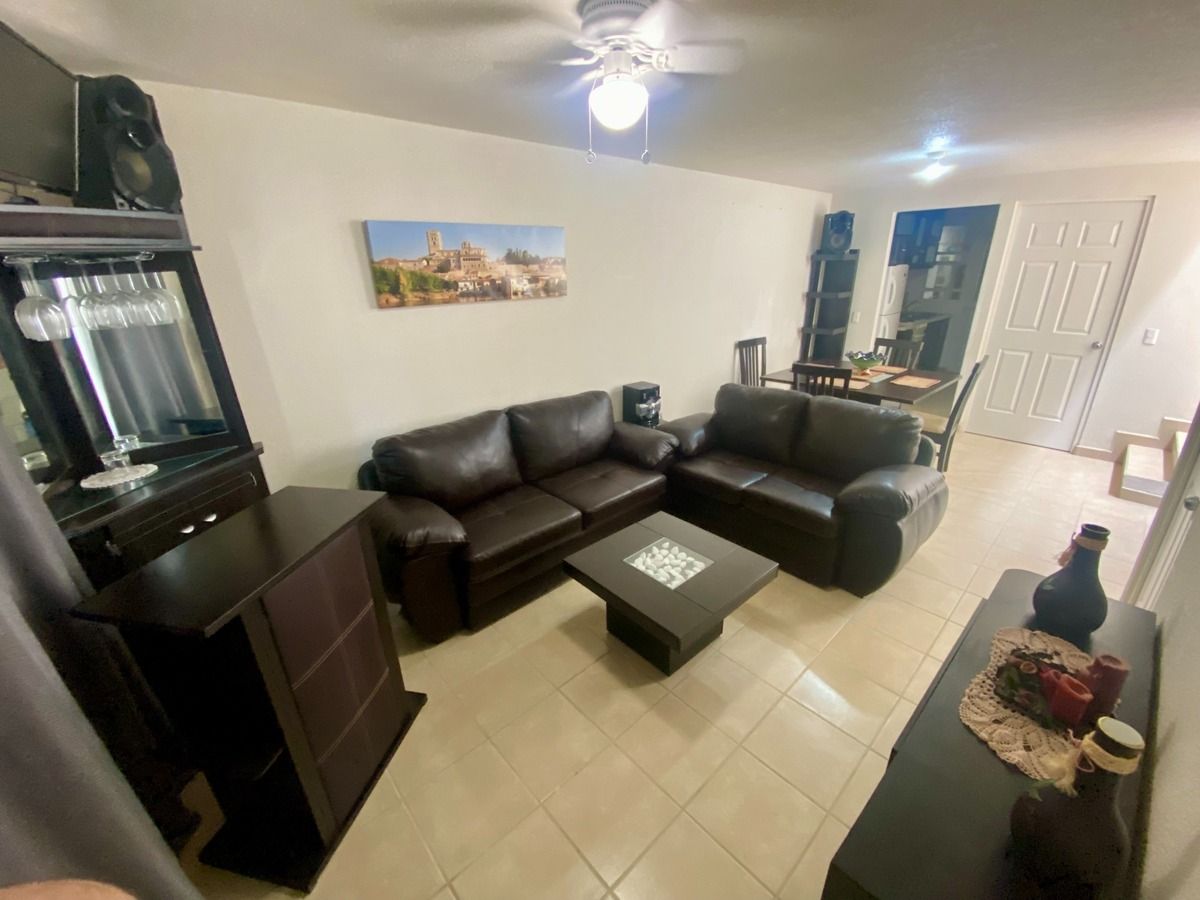 4 of 19: Sala y estancia