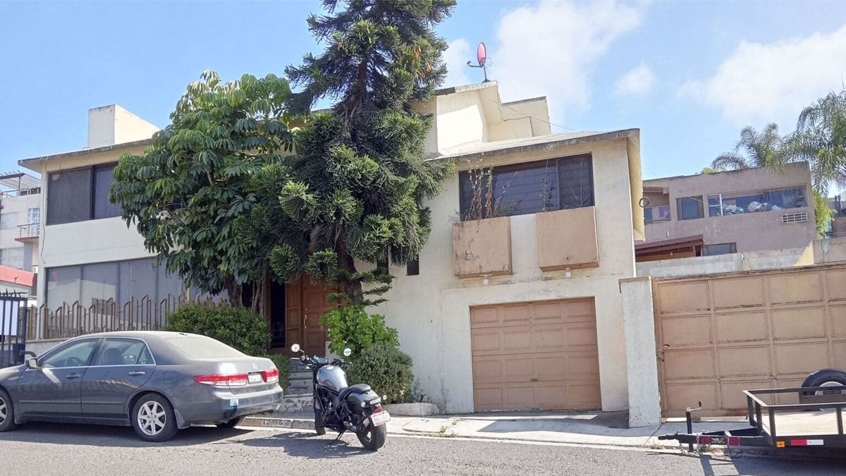 Se vende casa de 4 recámaras en Colinas de Agua Caliente, Tijuana