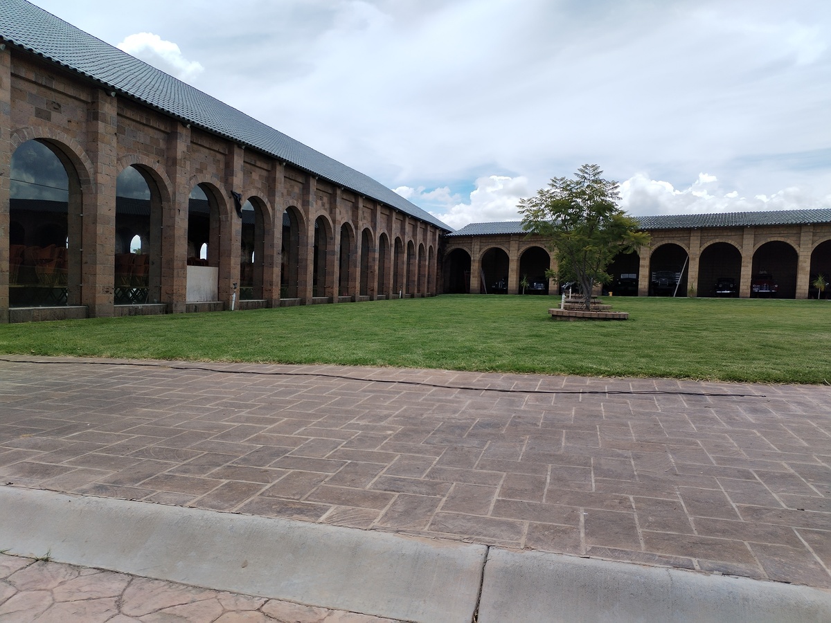 17 of 22: restaurante