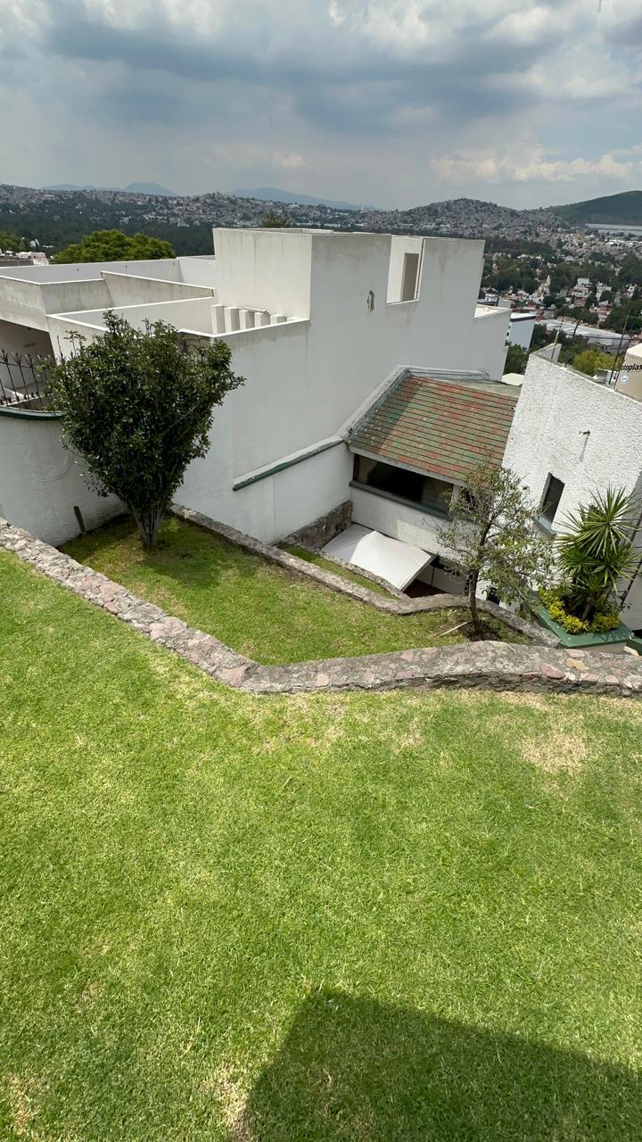 41 de 41: jardín fachada posterior