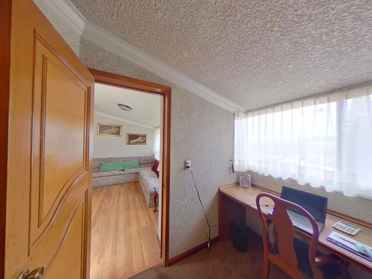 21 de 41: recámara y sala de TV