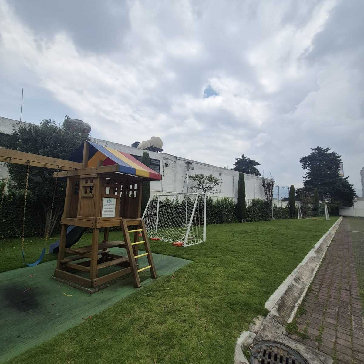 18 of 21: juegos infantiles