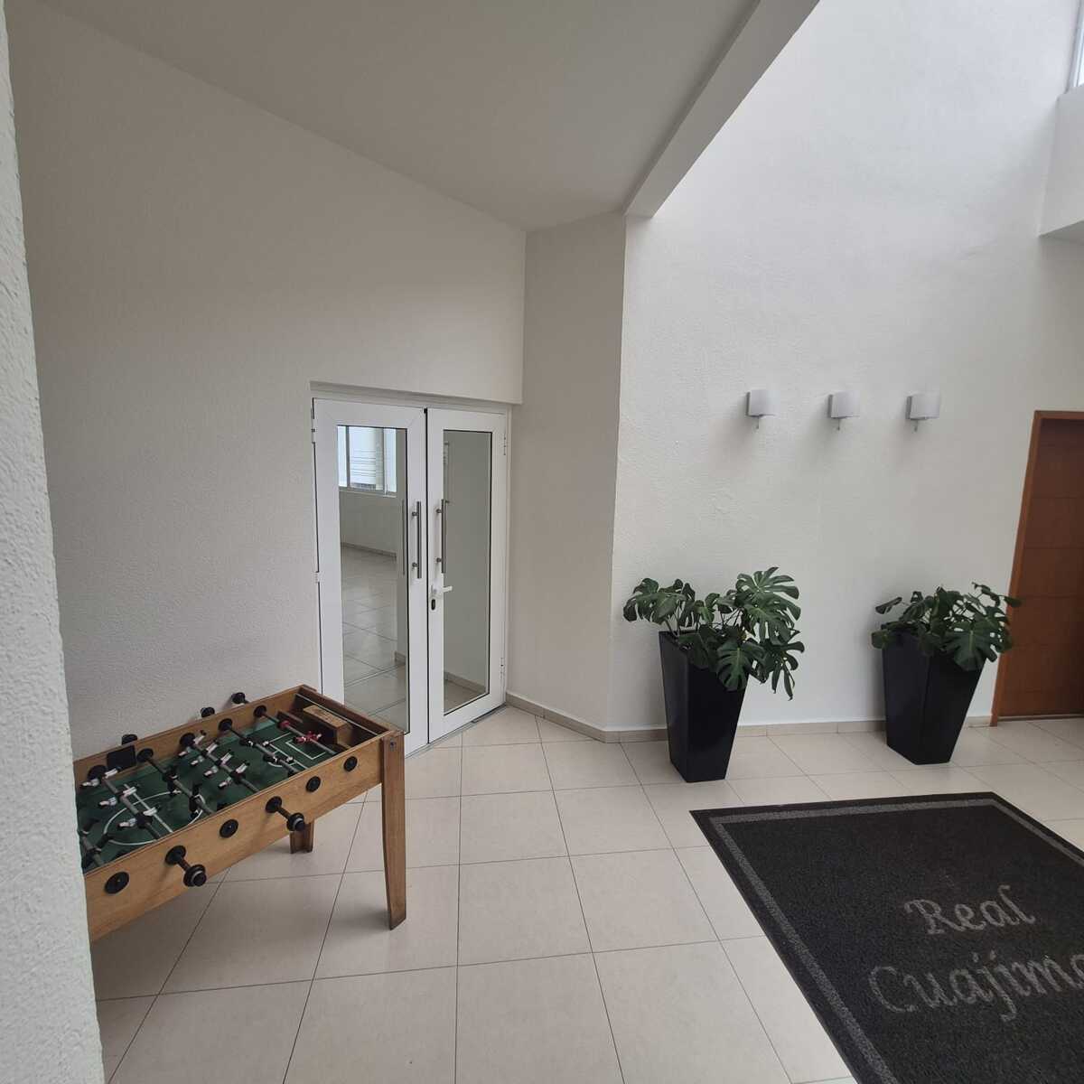 19 of 21: Area común